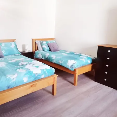 Cosy 2 Bedroom *