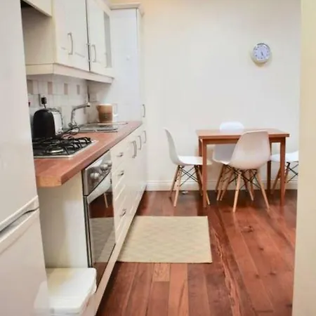 Apartment Cosy 2 Bedroom *